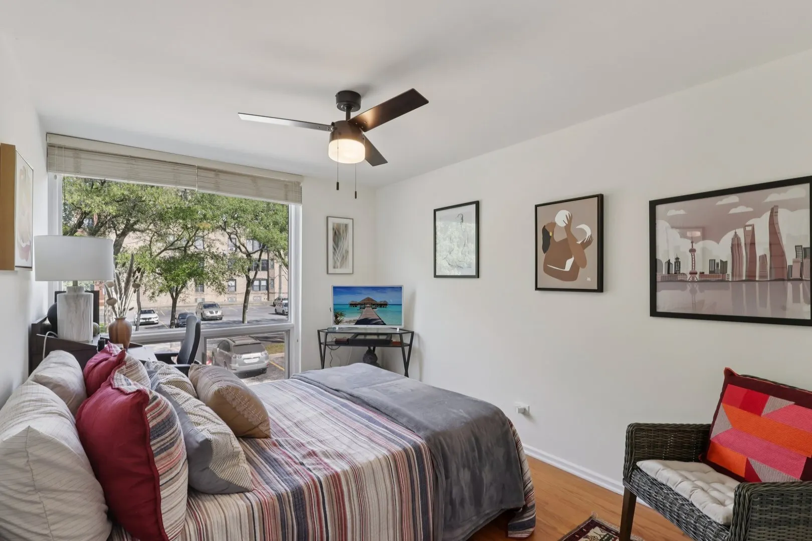 1438 E 55th Street IL