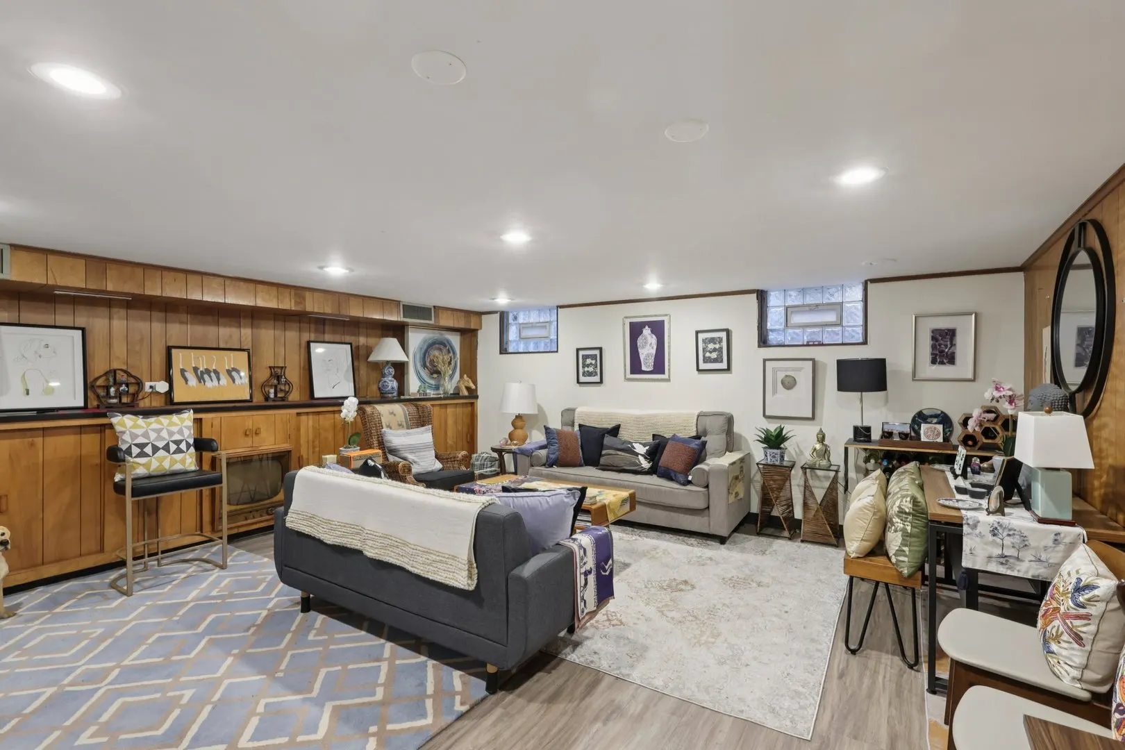 1438 E 55th Street IL