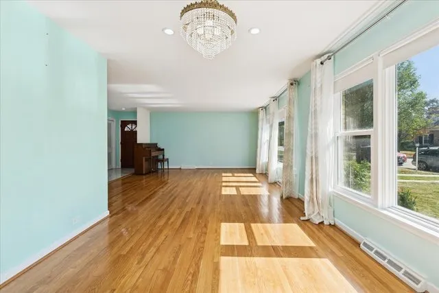 3836 W Estes Avenue IL