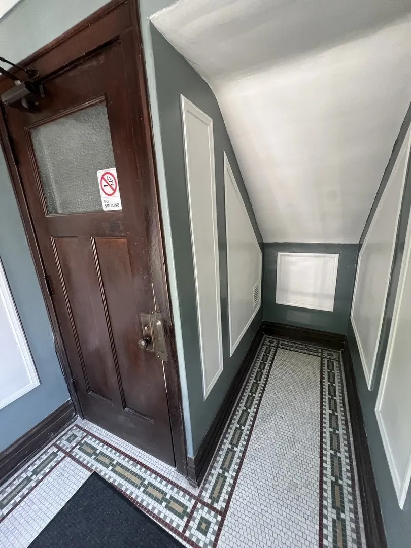 5907 W Arthington Street 1 IL