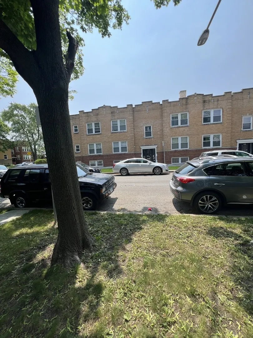 5907 W Arthington Street 1 IL