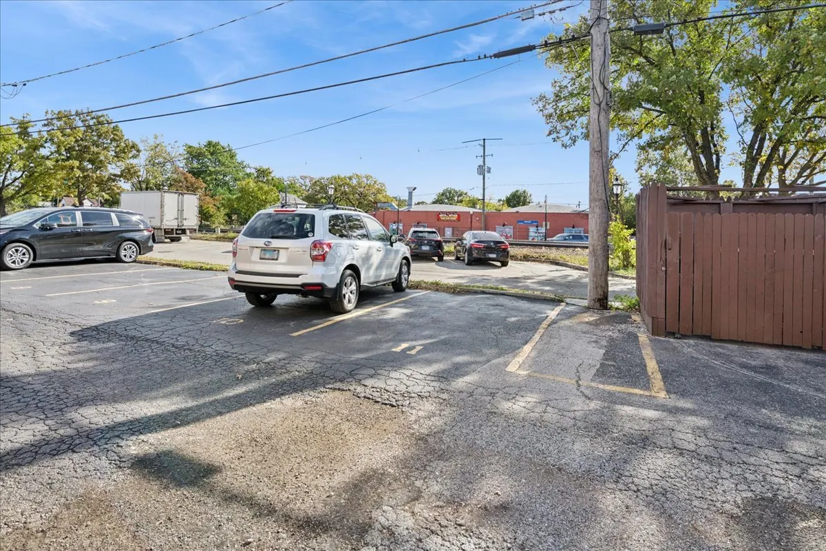 29 E Burlington Street A IL