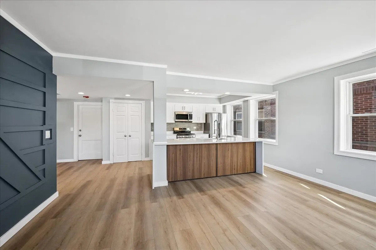 29 E Burlington Street A IL