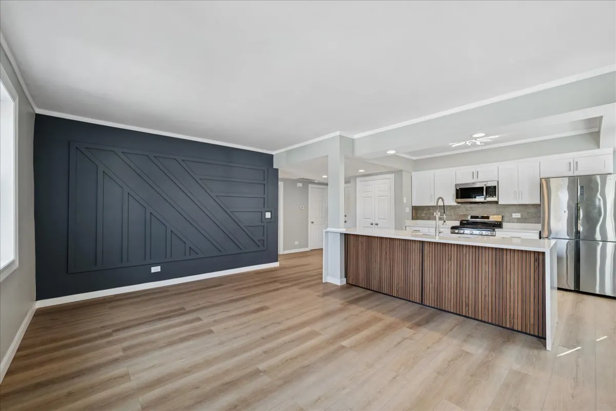 29 E Burlington Street A IL