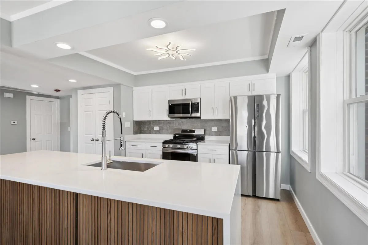 29 E Burlington Street A IL