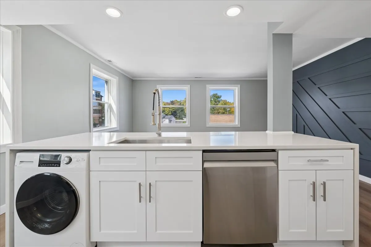 29 E Burlington Street A IL