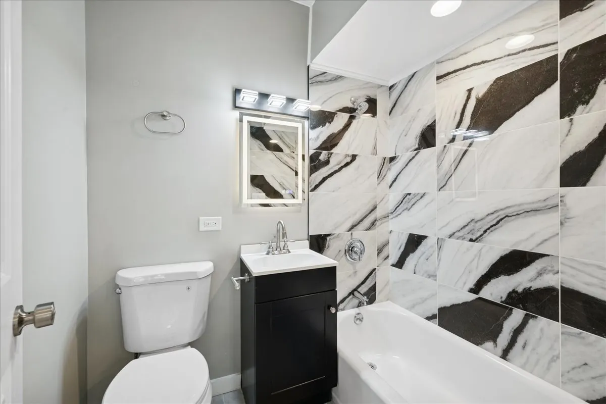 29 E Burlington Street A IL