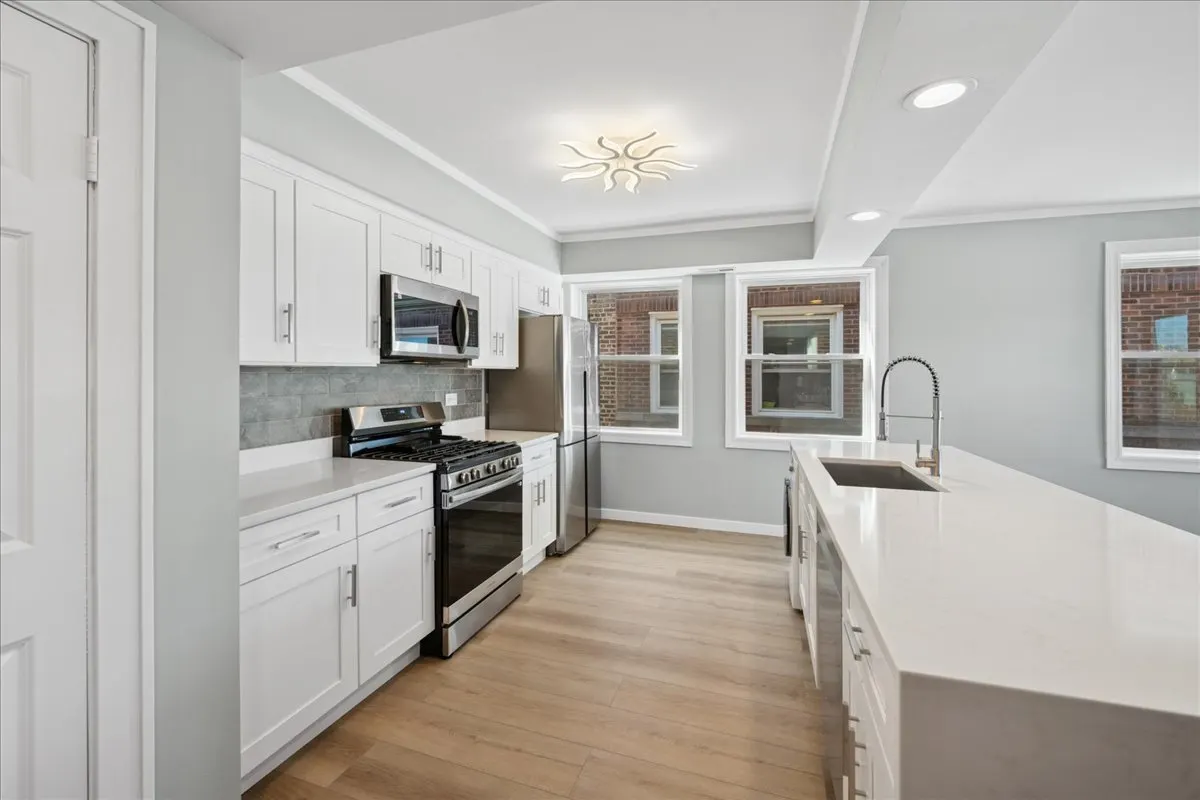 29 E Burlington Street A IL