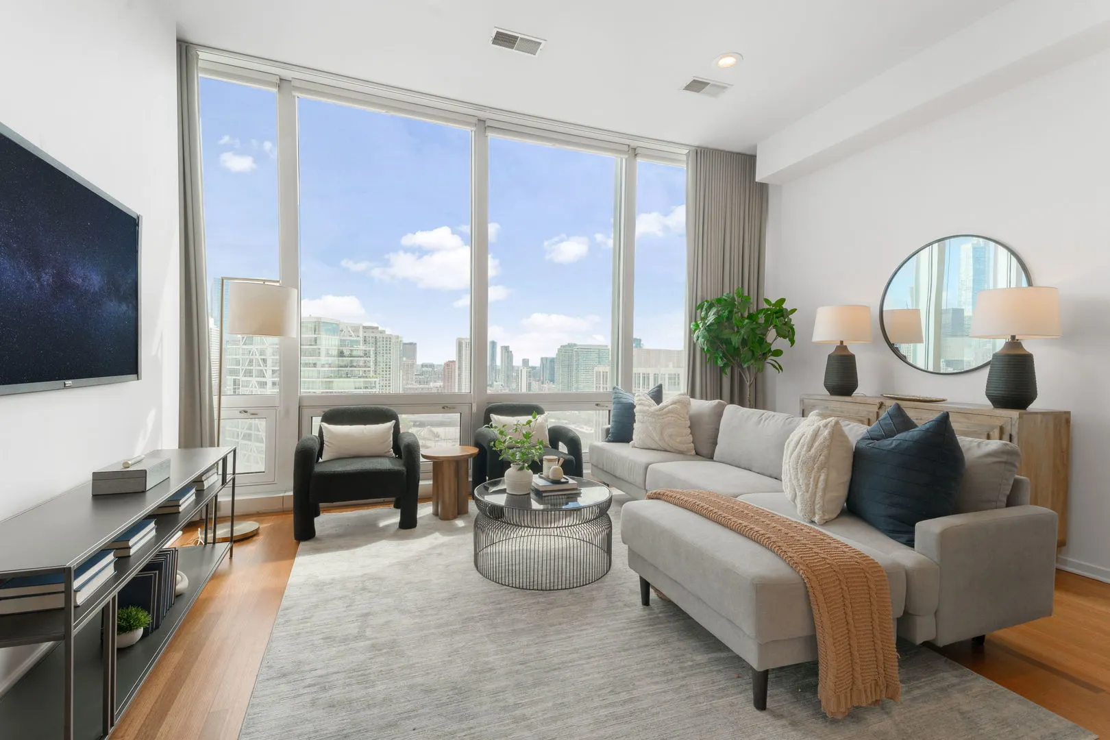 500 W Superior Street 1907 IL