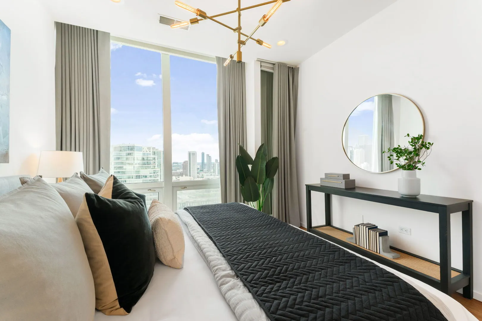 500 W Superior Street 1907 IL