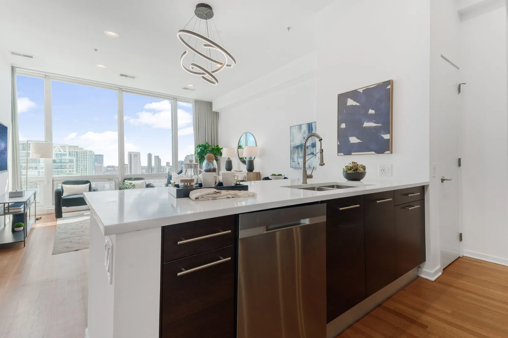 500 W Superior Street 1907 IL