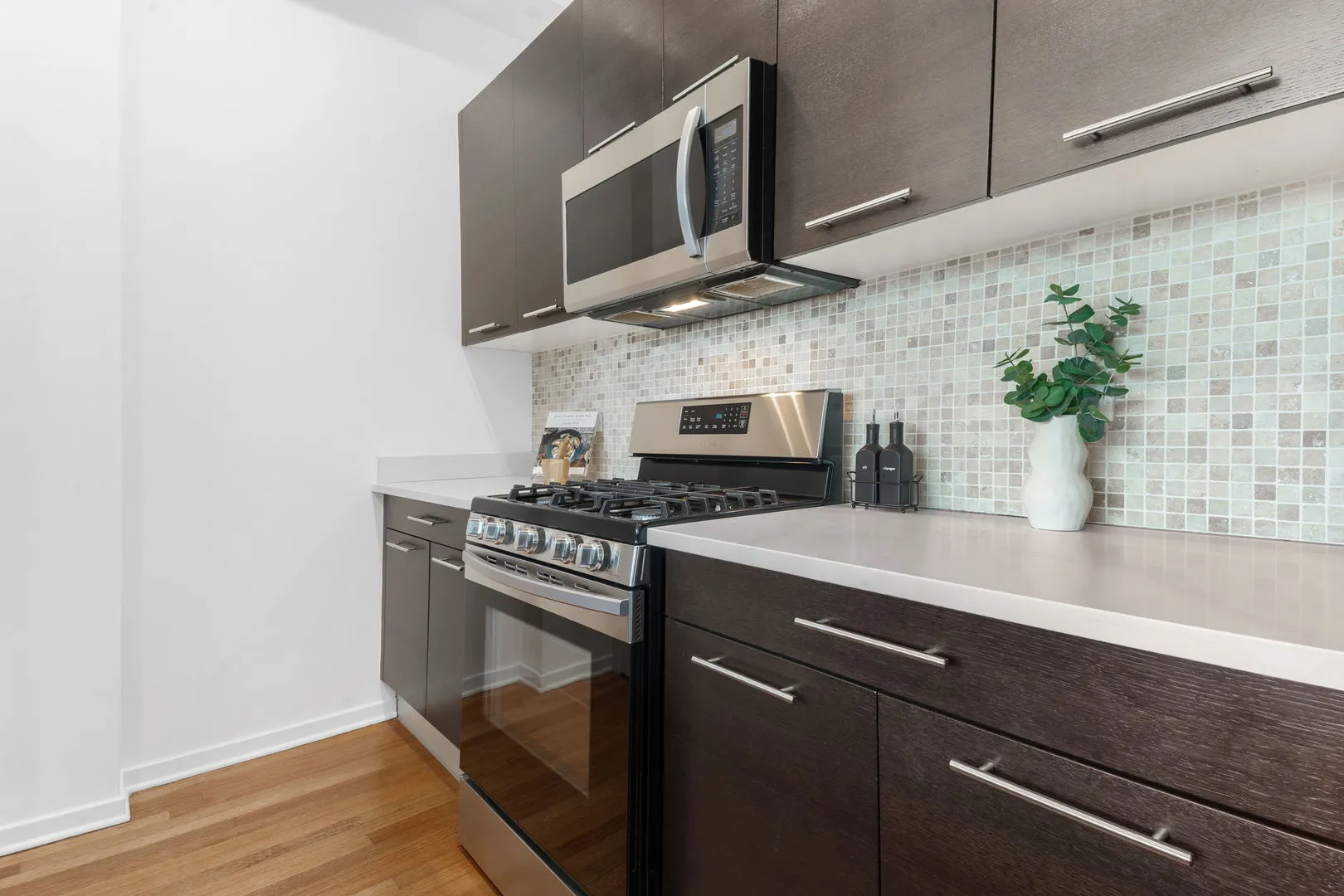 500 W Superior Street 1907 IL