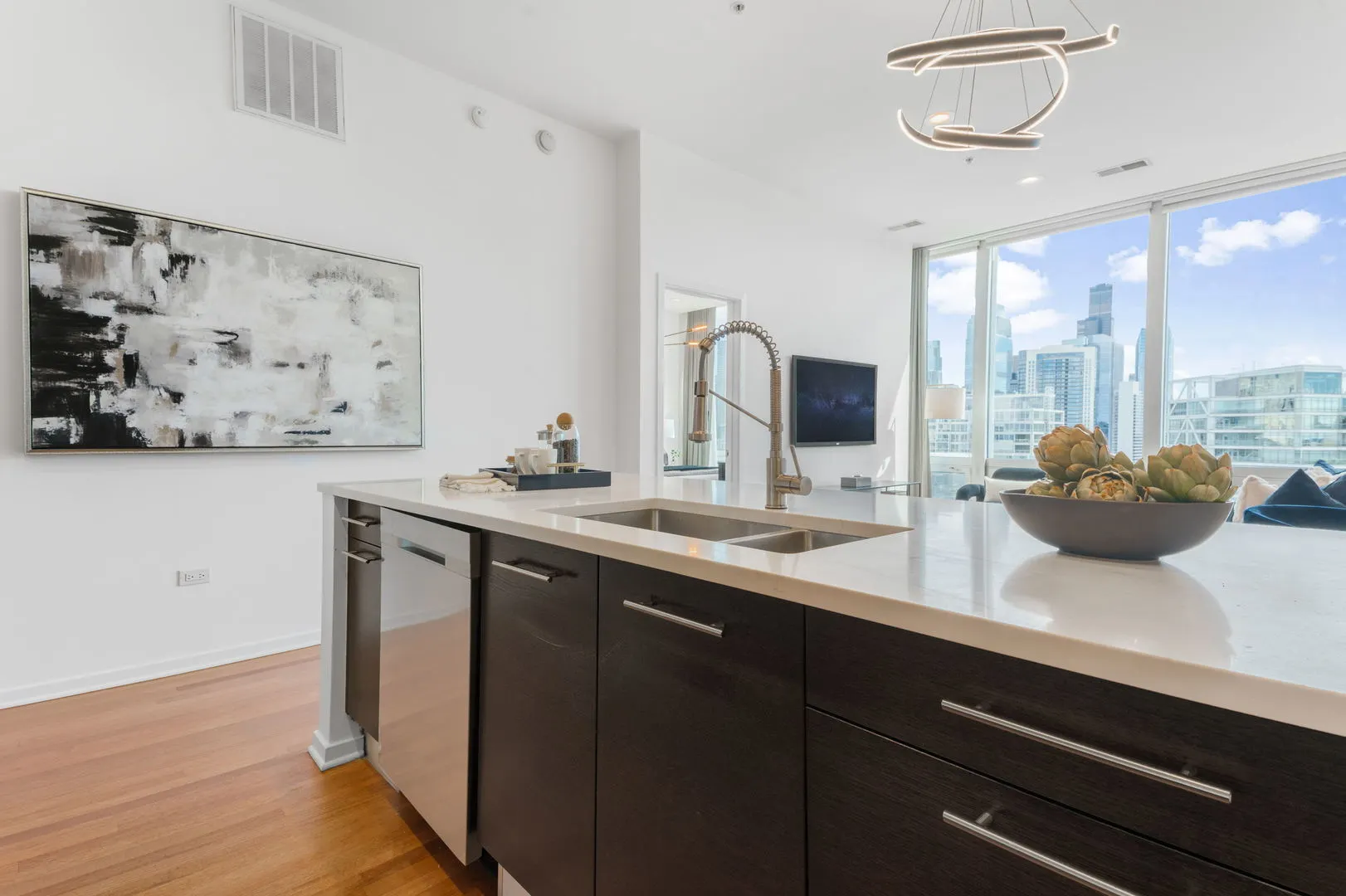 500 W Superior Street 1907 IL