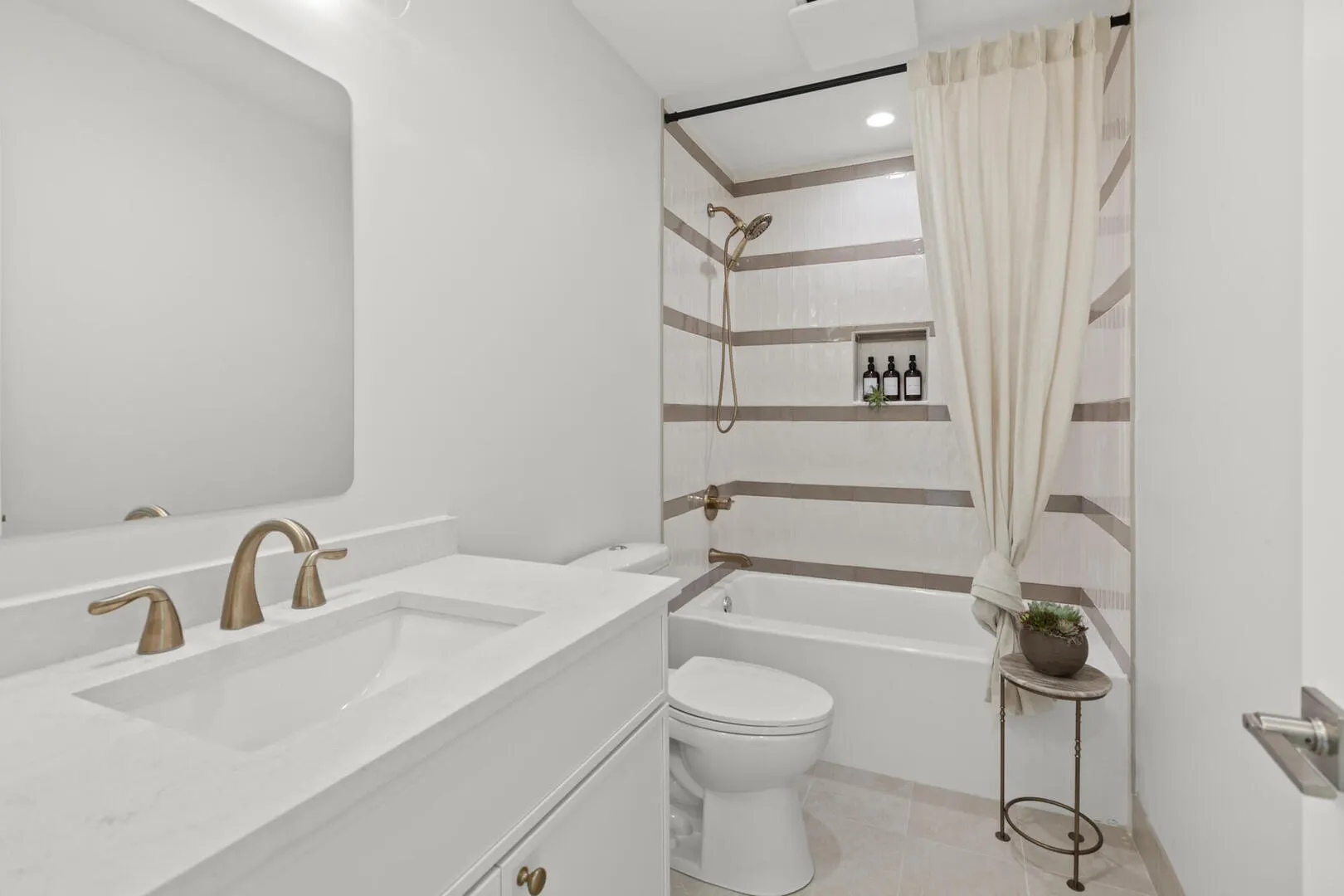 4510 Raymond Avenue IL