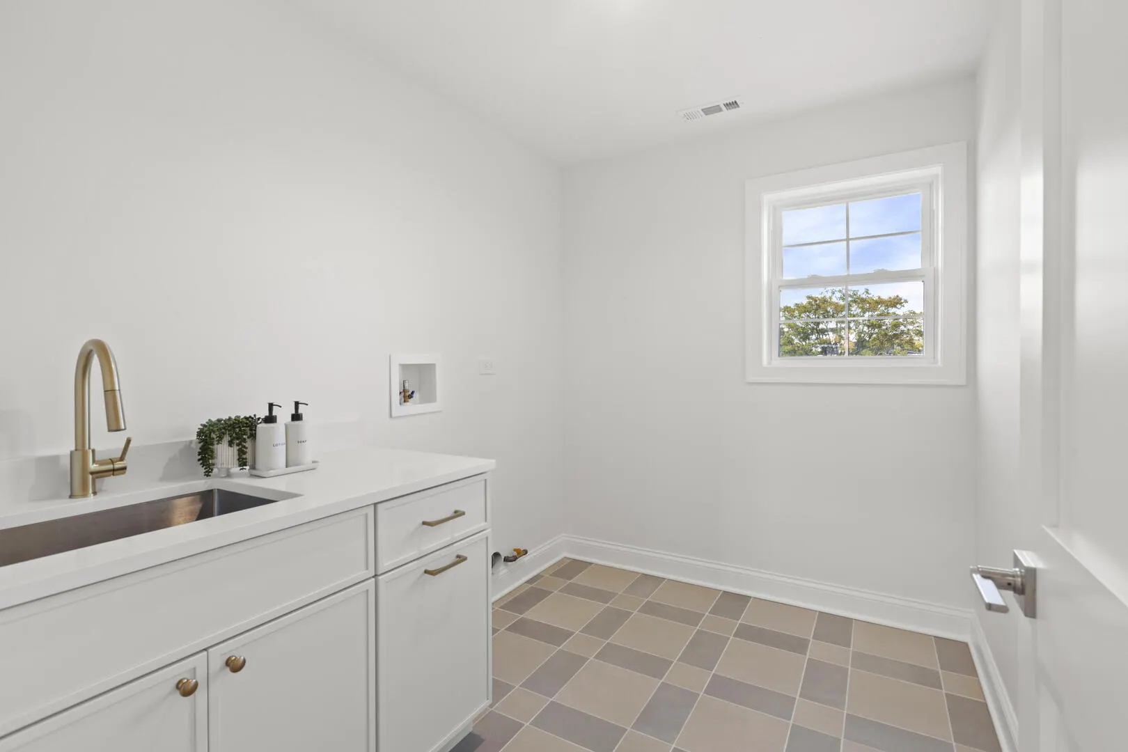 4510 Raymond Avenue IL