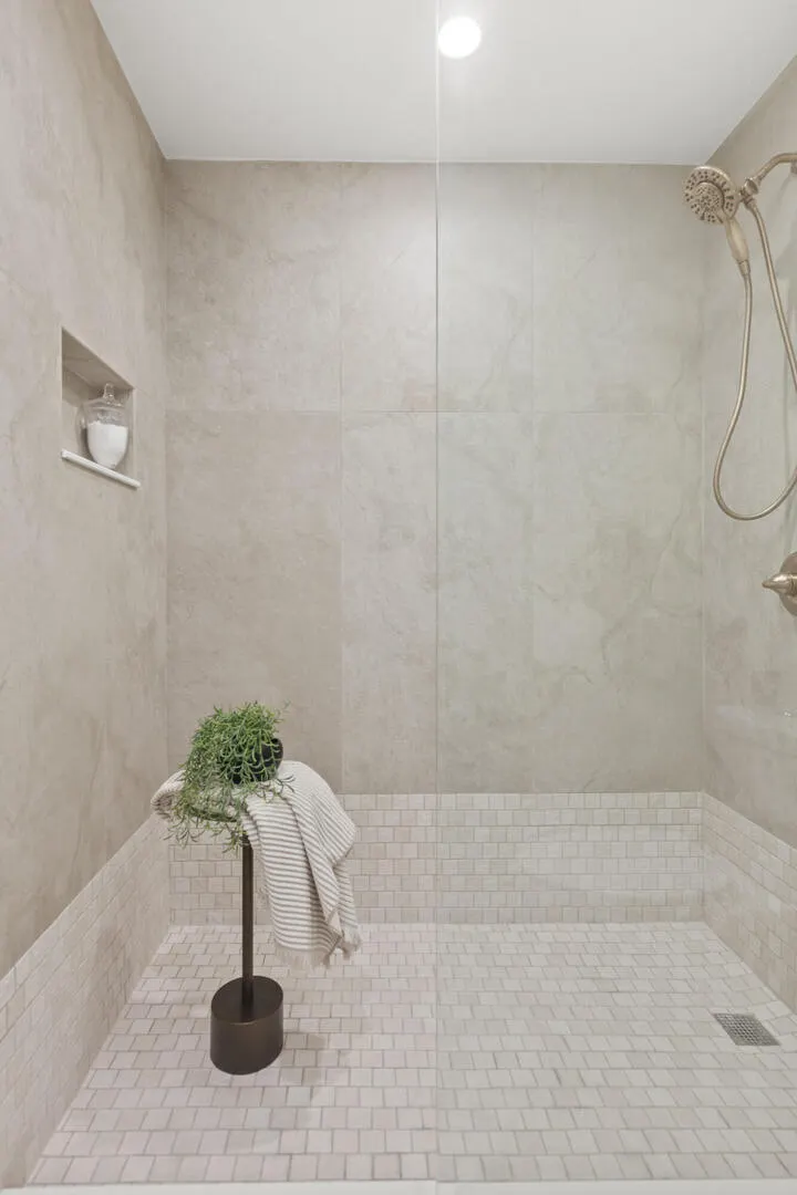 4510 Raymond Avenue IL