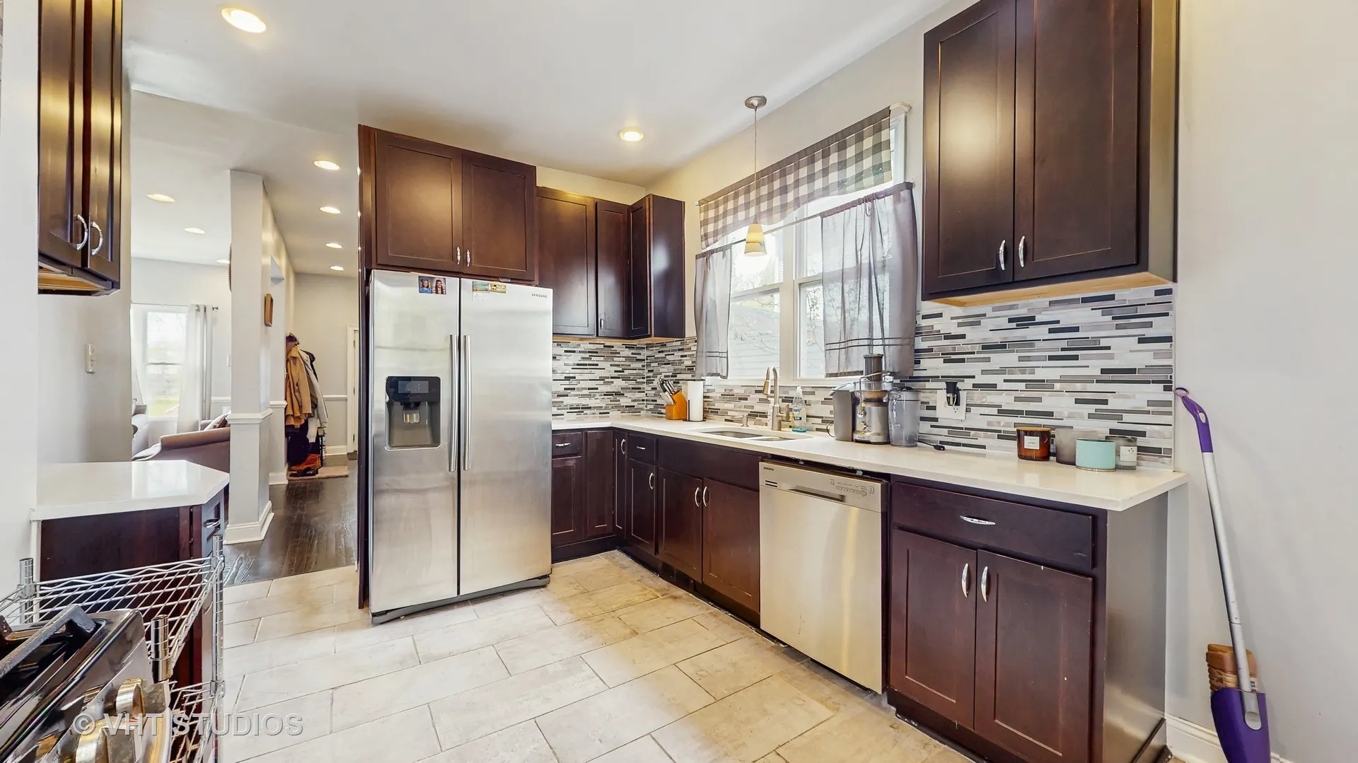 8211 S Cornell Avenue IL