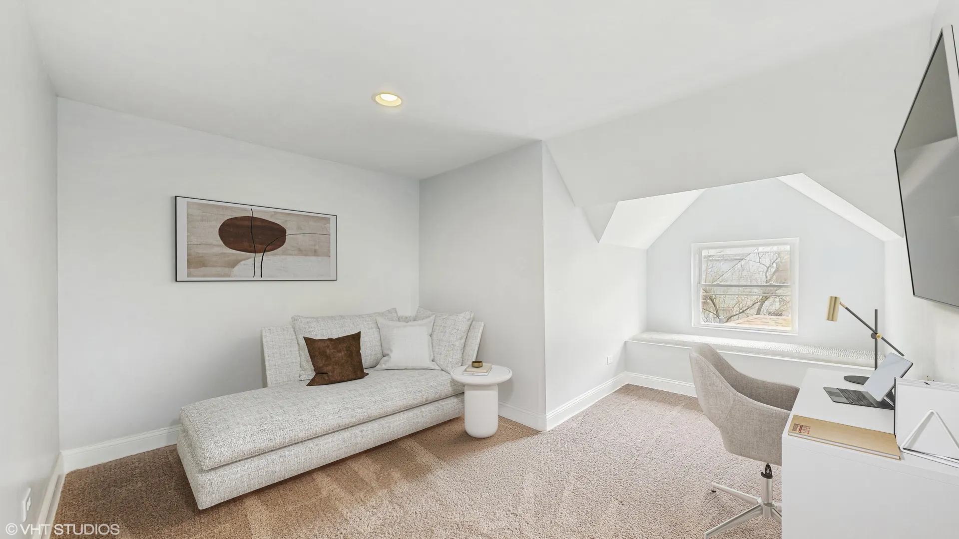 8211 S Cornell Avenue IL