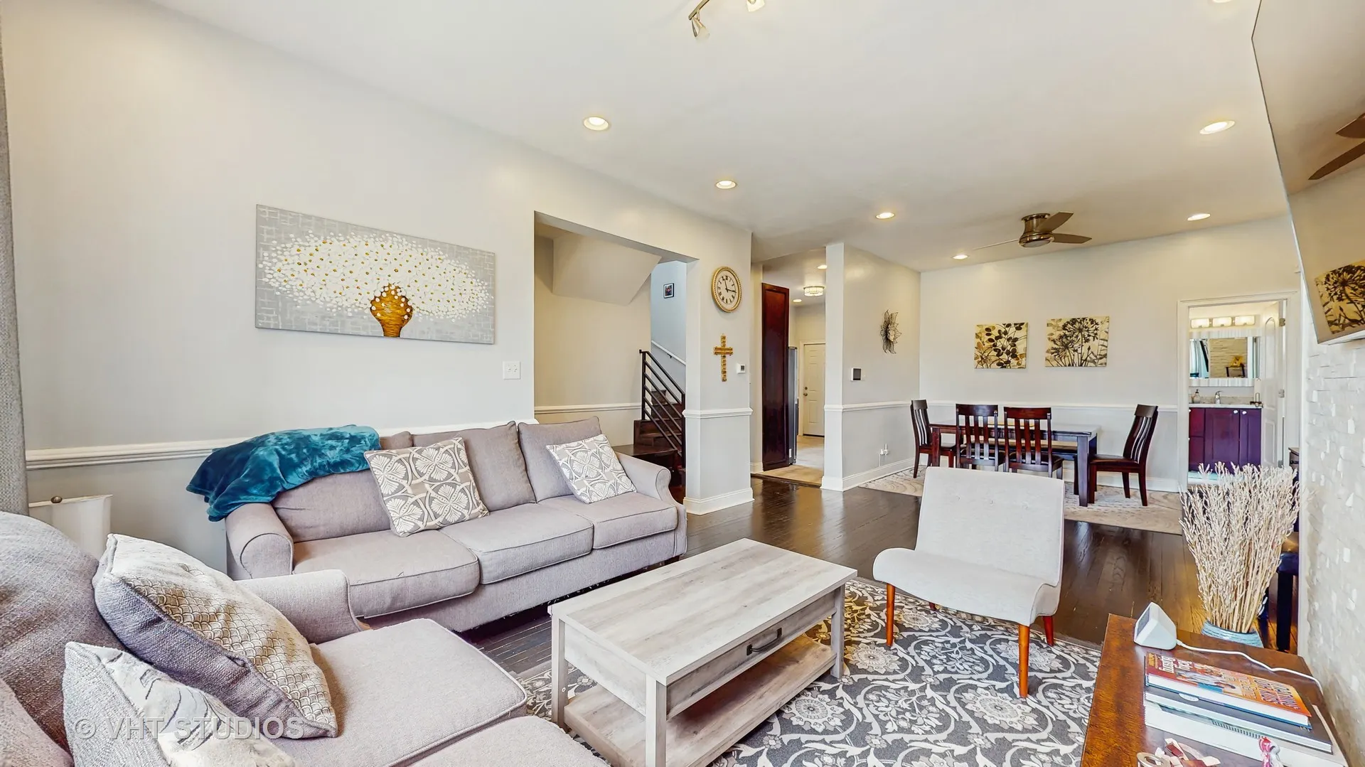 8211 S Cornell Avenue IL