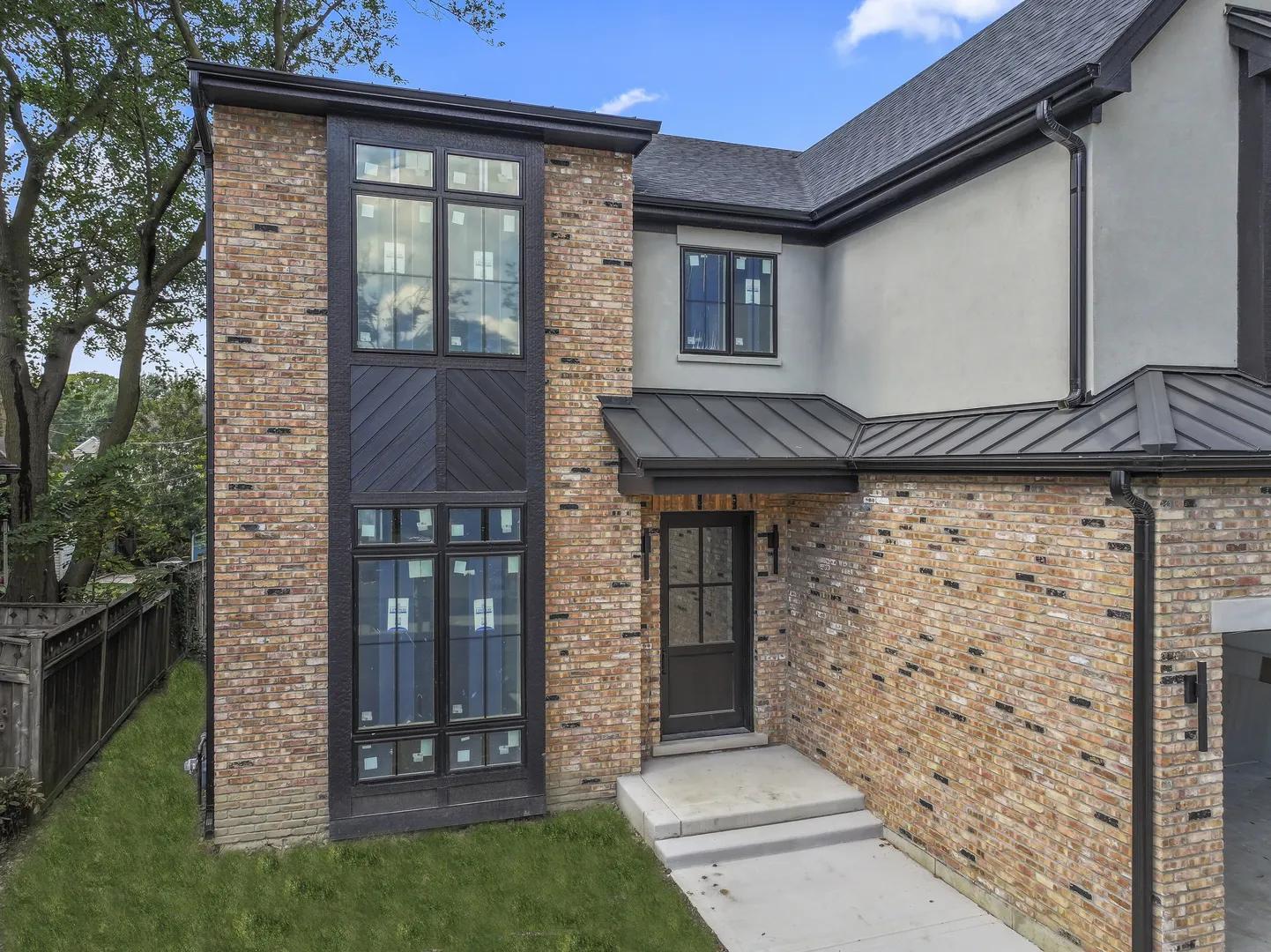 286 N Indiana Avenue IL