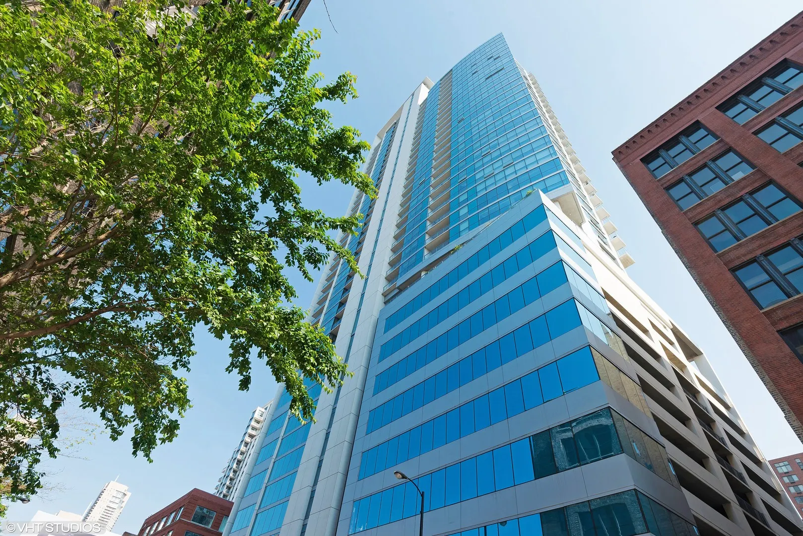 303 W OHIO Street 3003 IL