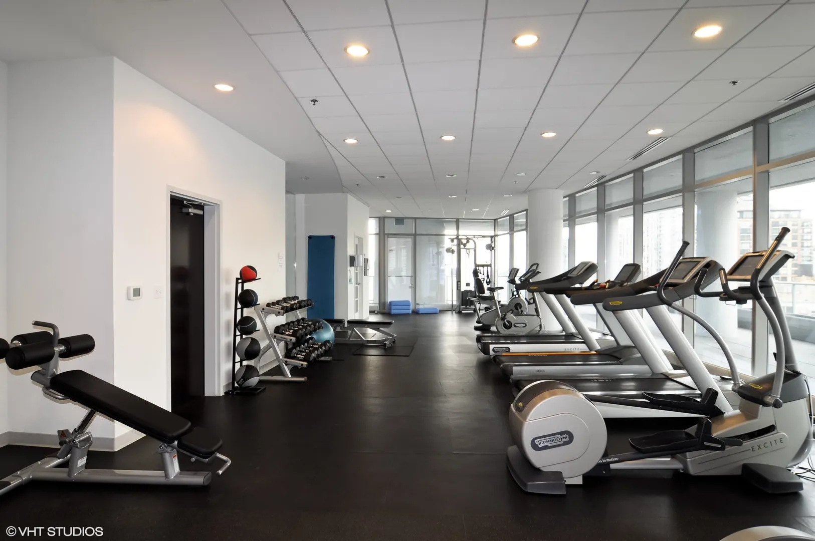 303 W OHIO Street 3003 IL