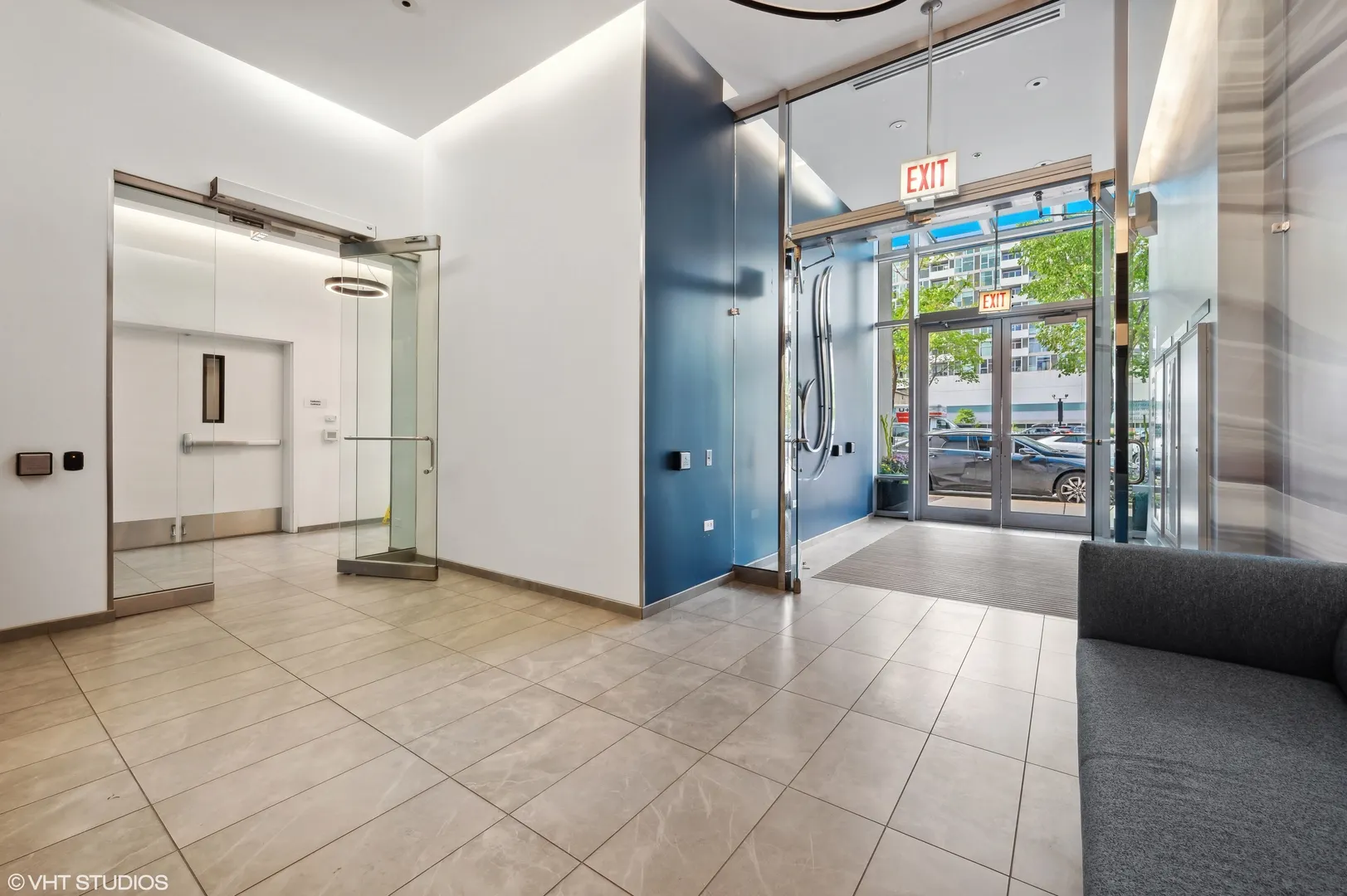 303 W OHIO Street 3003 IL