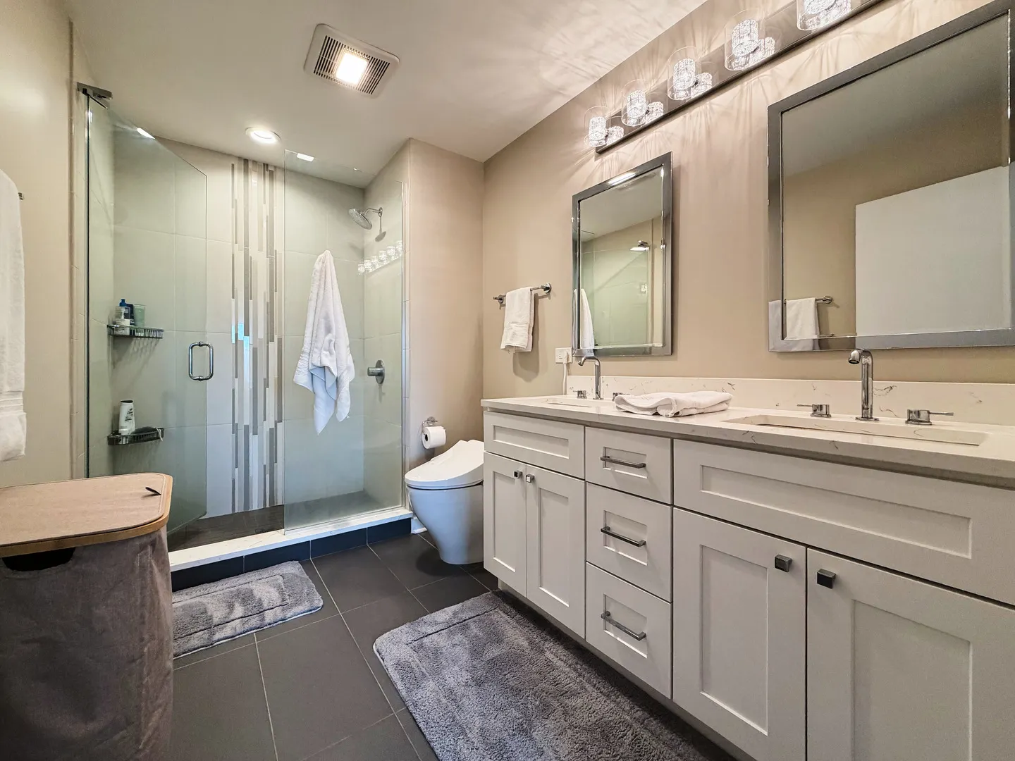 303 W OHIO Street 3003 IL