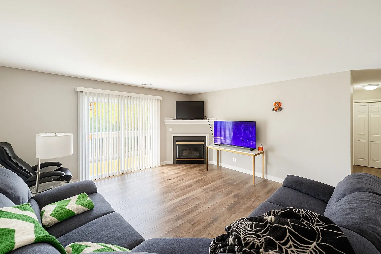 1870 Tall Oaks Drive 3104 IL