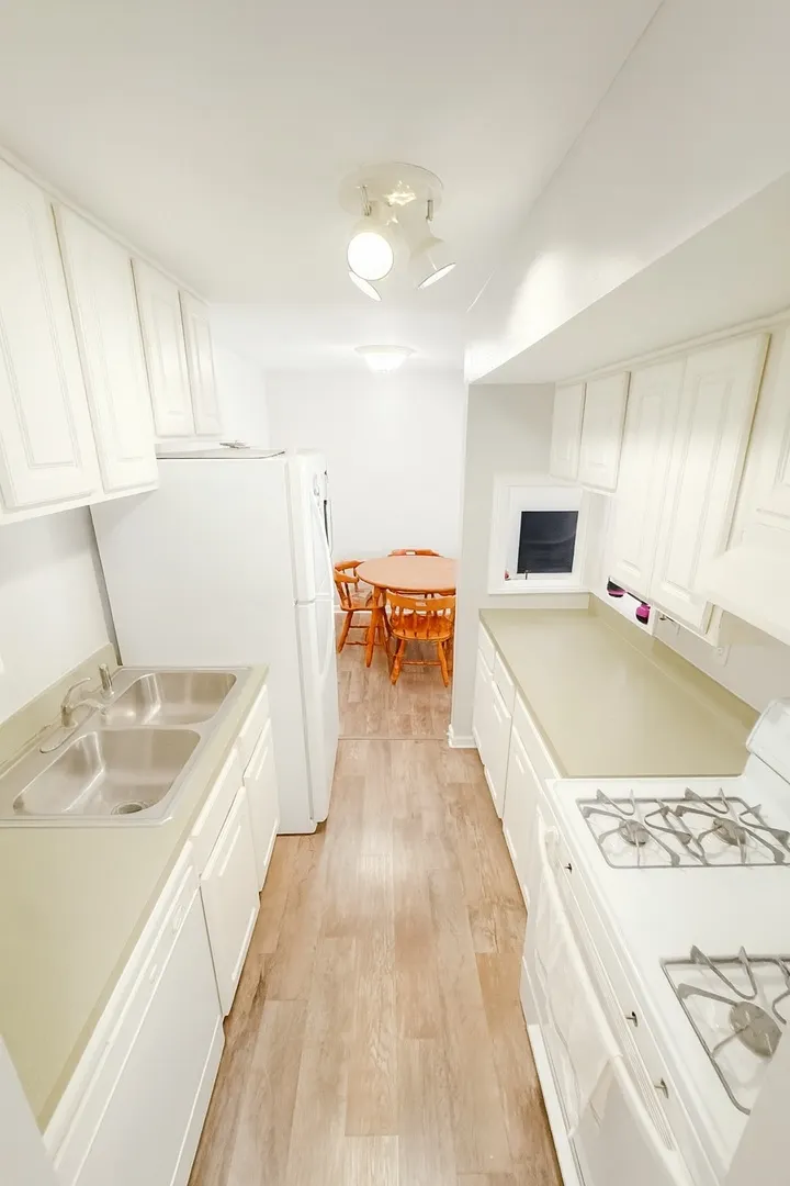 1870 Tall Oaks Drive 3104 IL