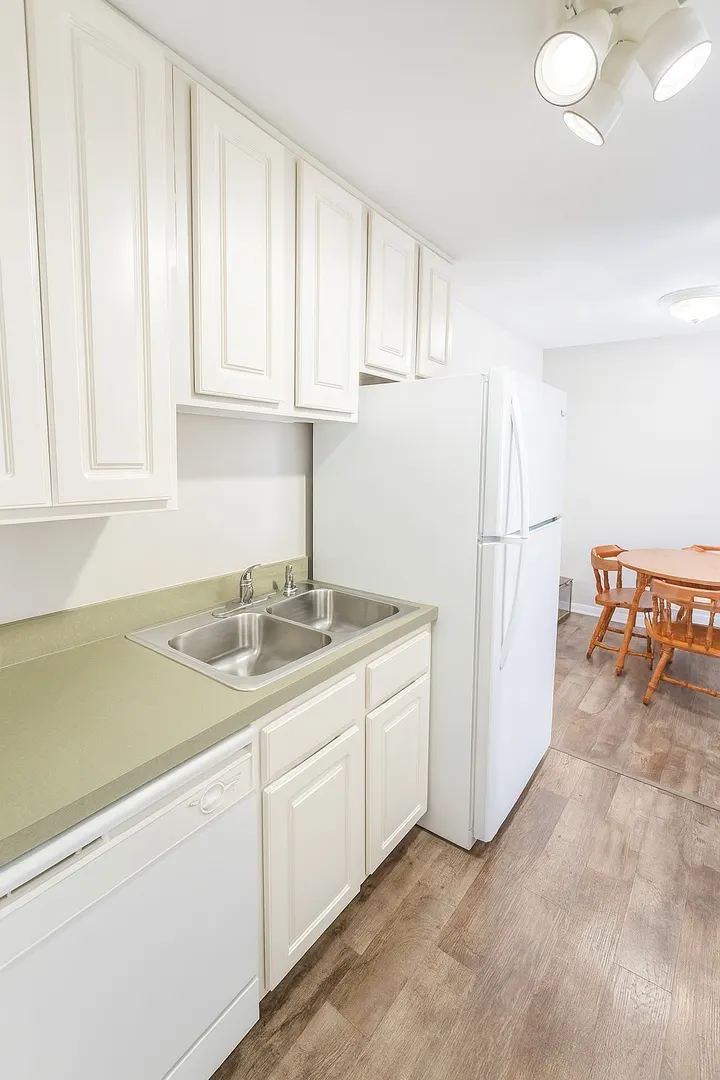 1870 Tall Oaks Drive 3104 IL