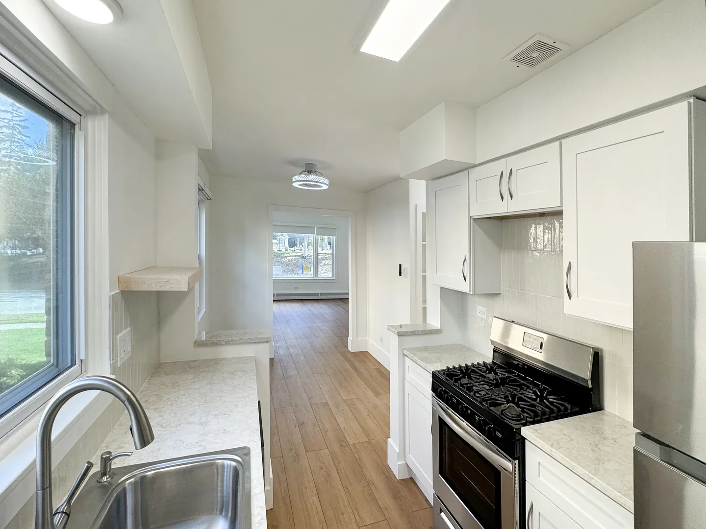 332 N Smith Street 1 IL