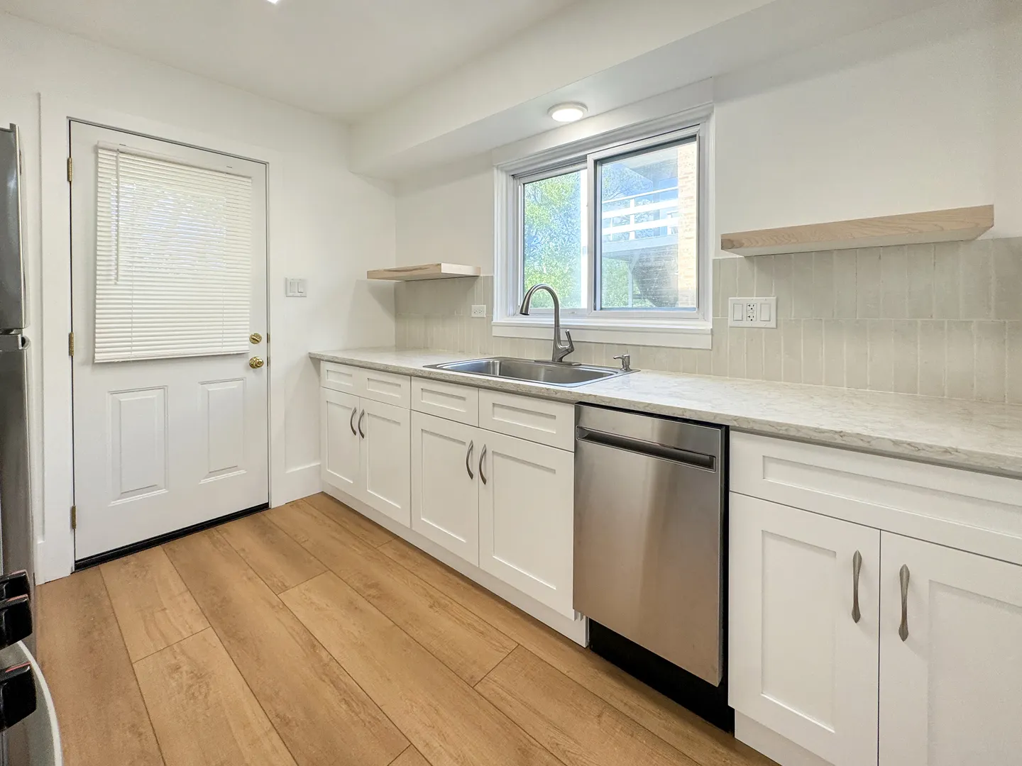 332 N Smith Street 1 IL