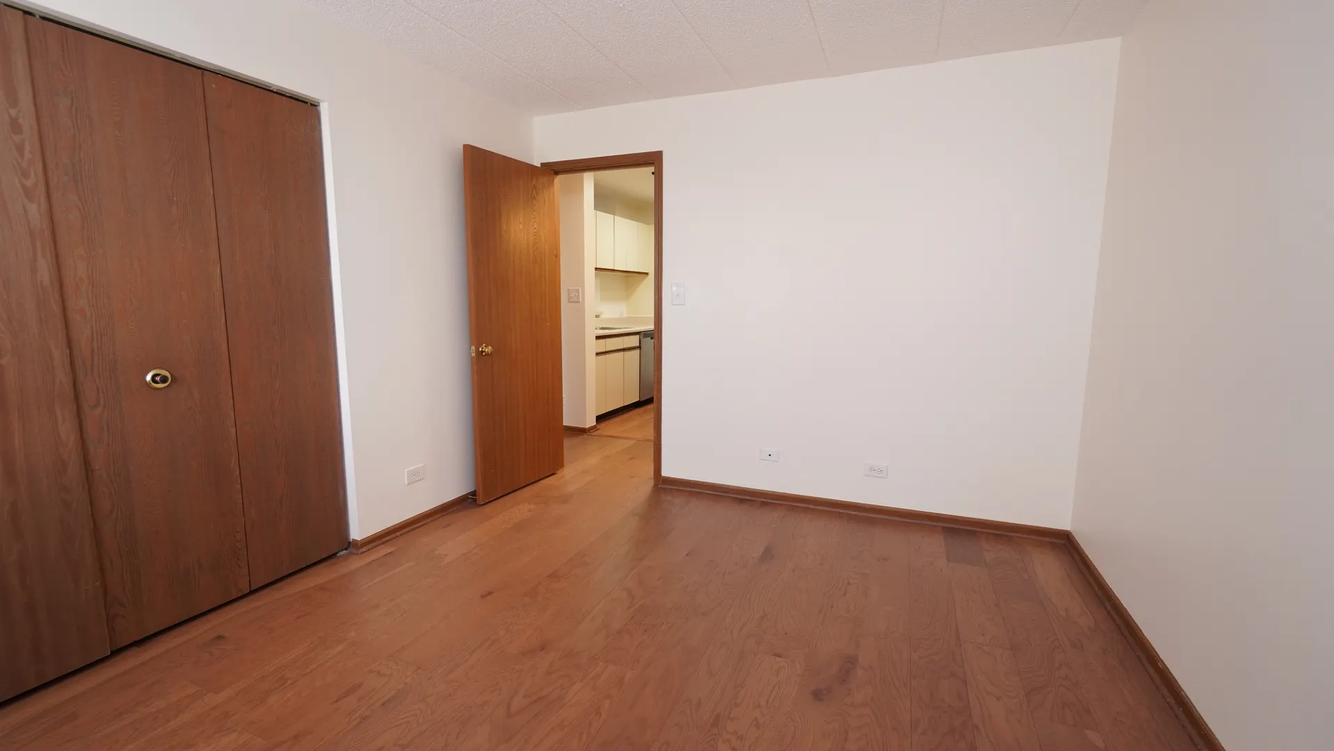 75 Kristin Circle 516 IL