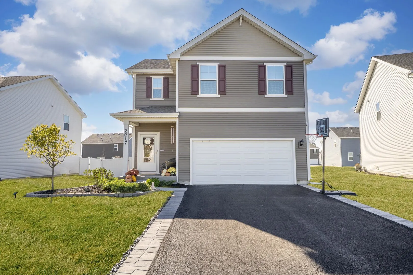 2017 Lilyana Lane IL