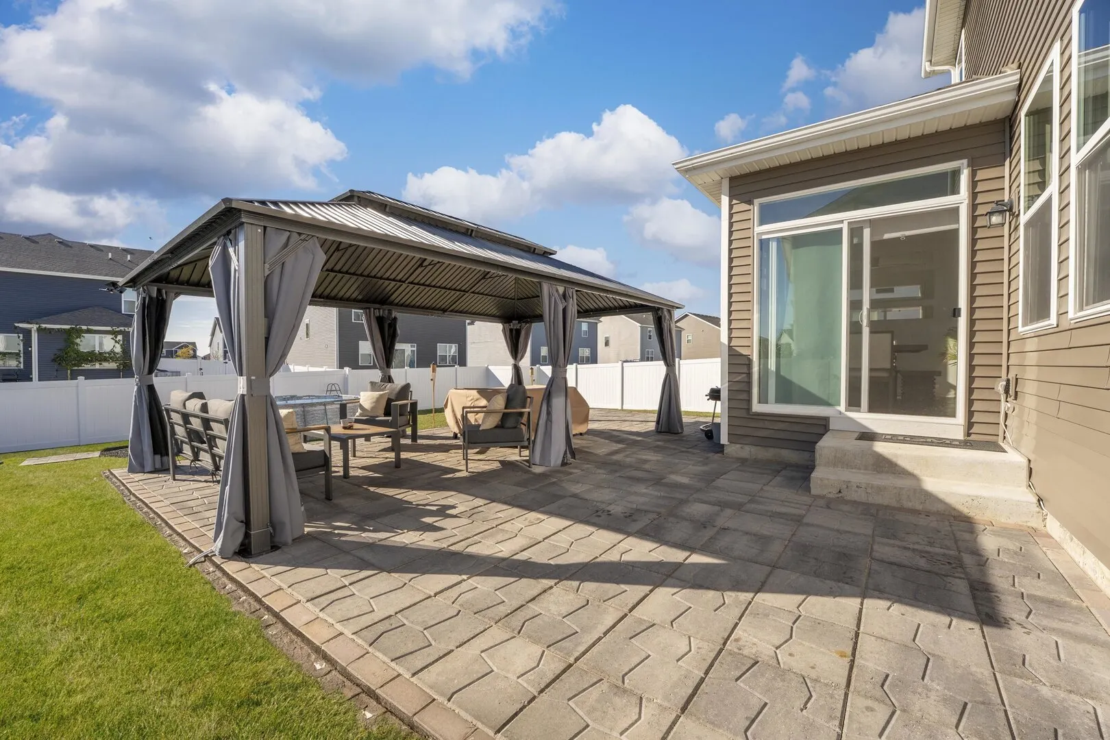 2017 Lilyana Lane IL