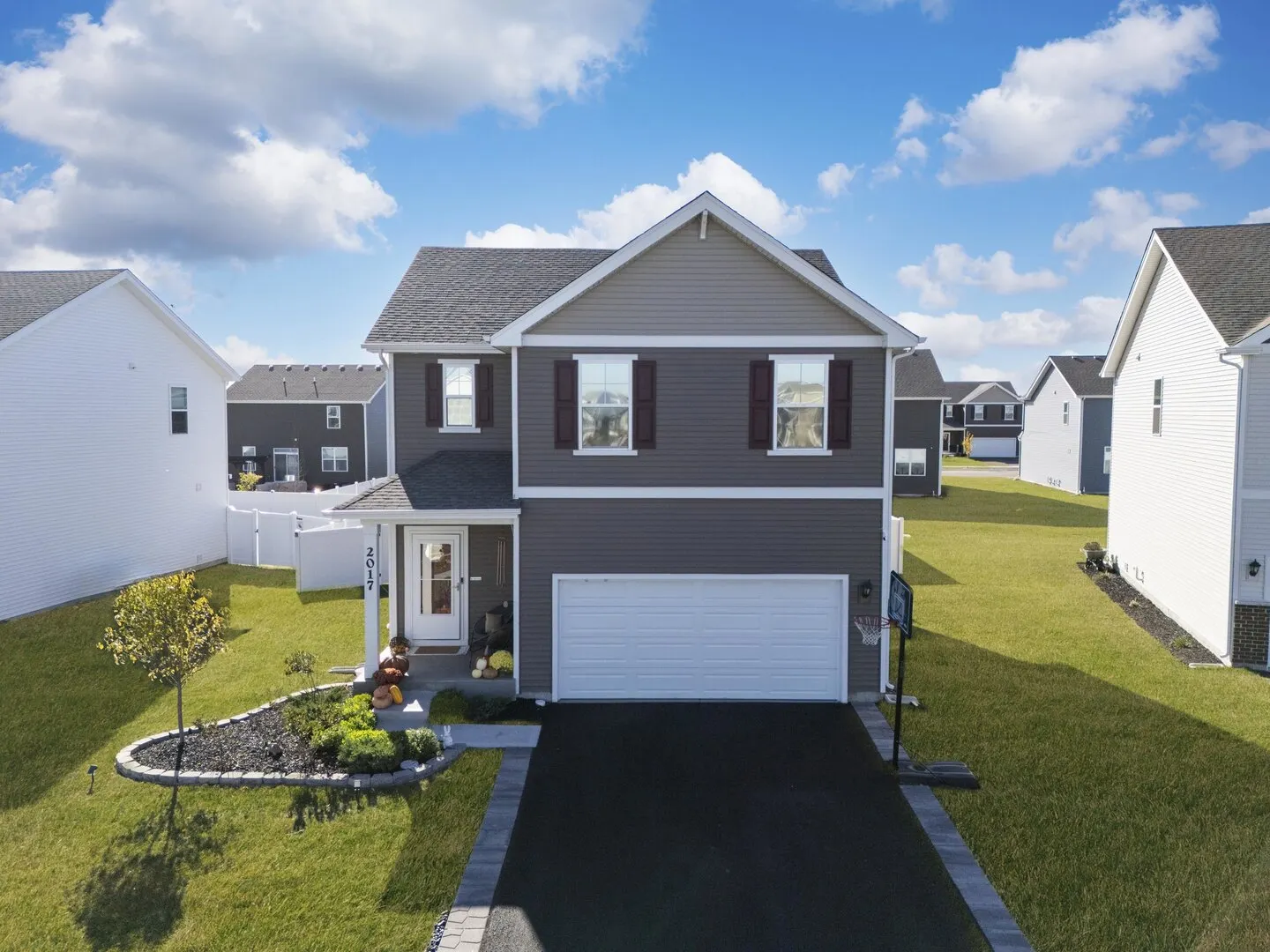 2017 Lilyana Lane IL