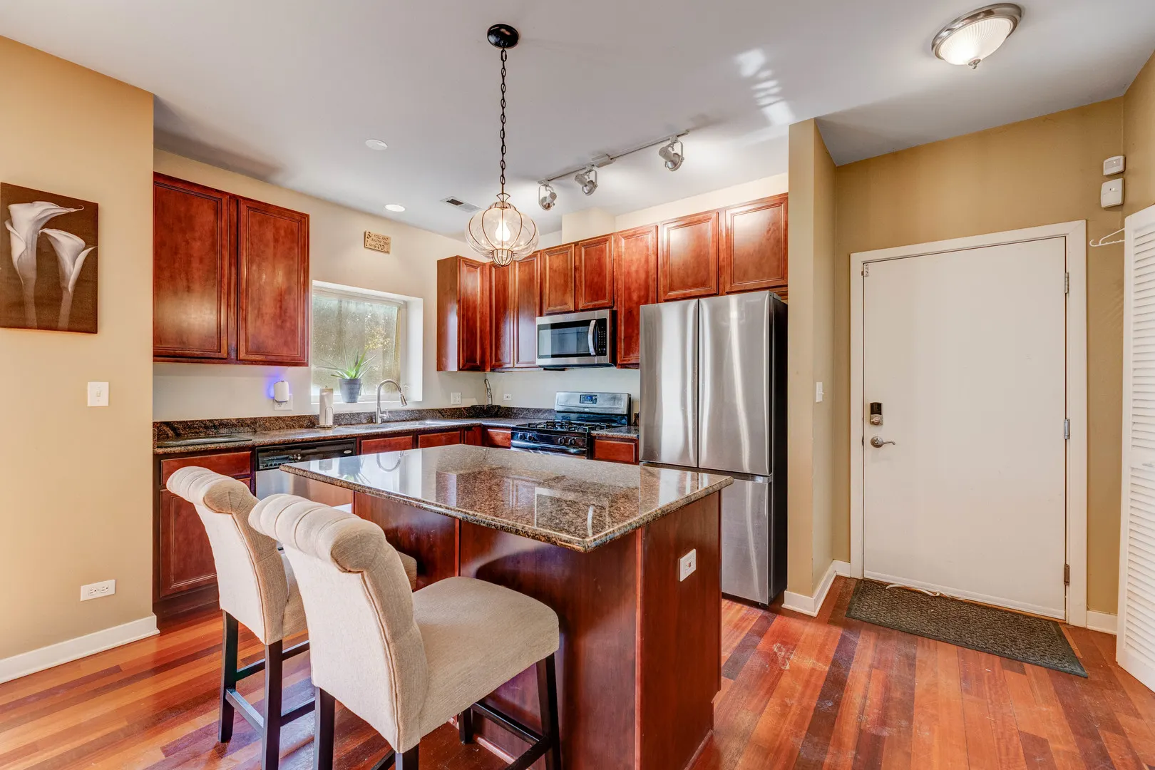 817 E 41st Street 2A IL