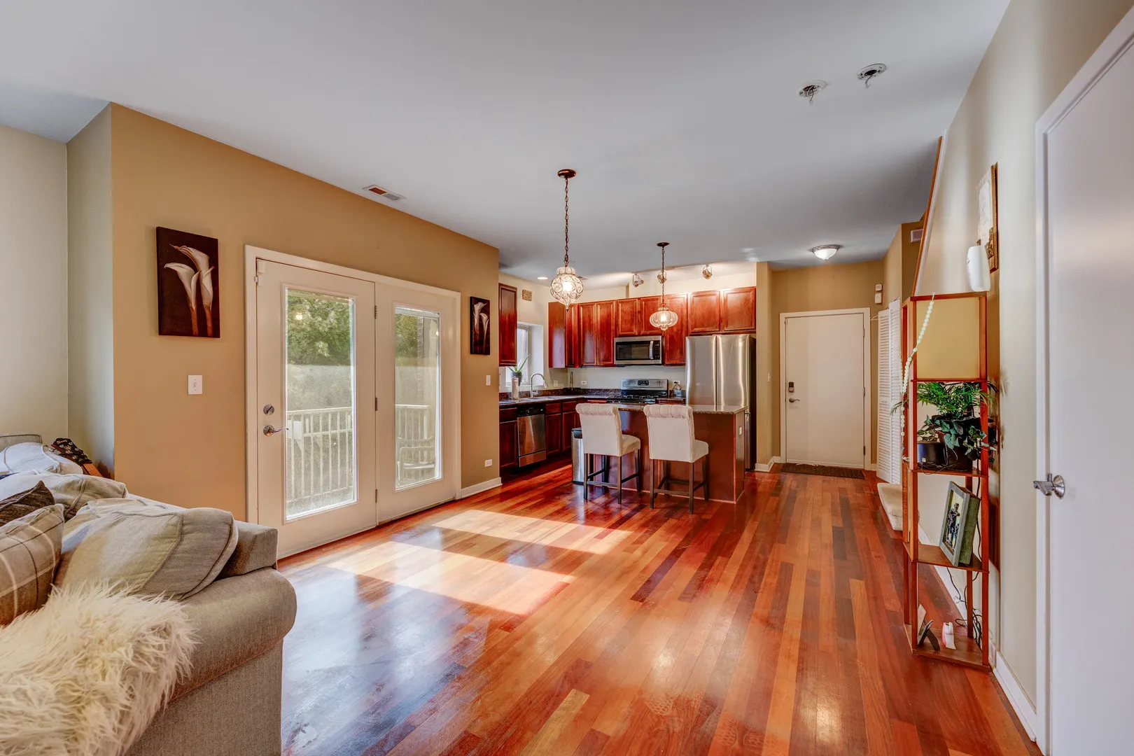 817 E 41st Street 2A IL