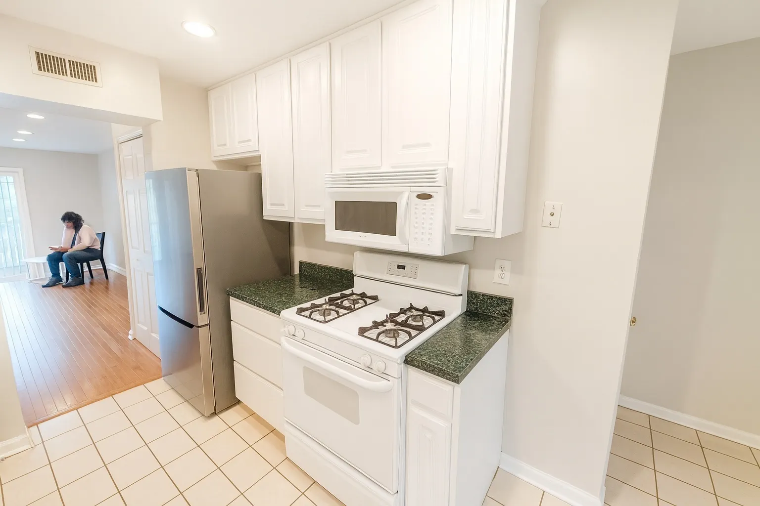 1944 Tall Oaks Drive 3a IL