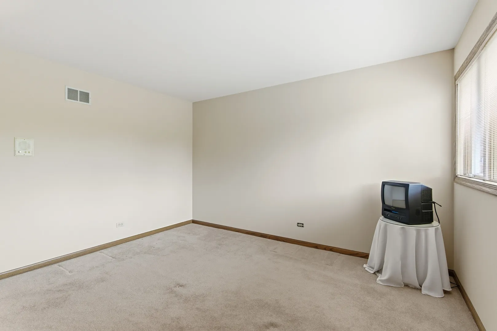 8261 Lake Ridge Drive IL