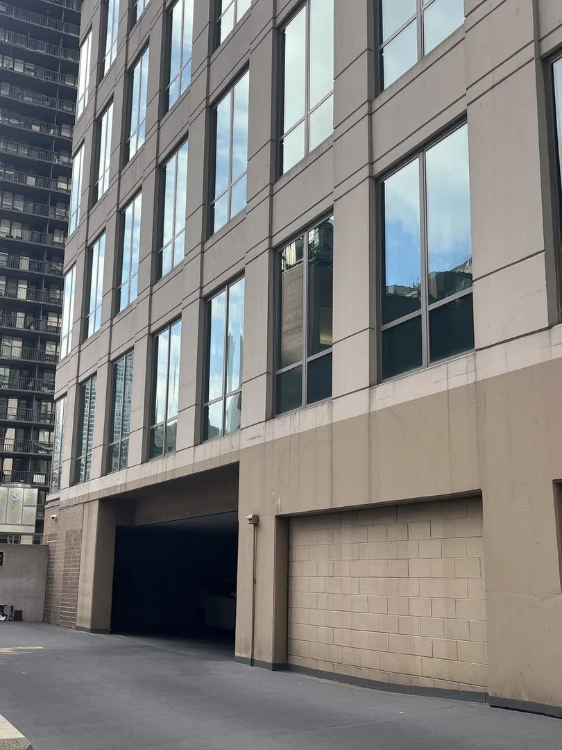 2 E Erie Street 666 IL