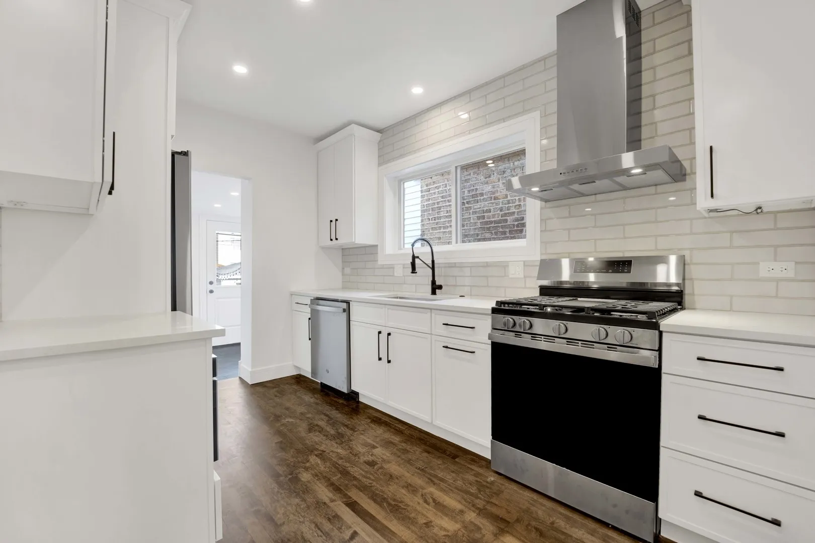 5844 W Leland Avenue IL