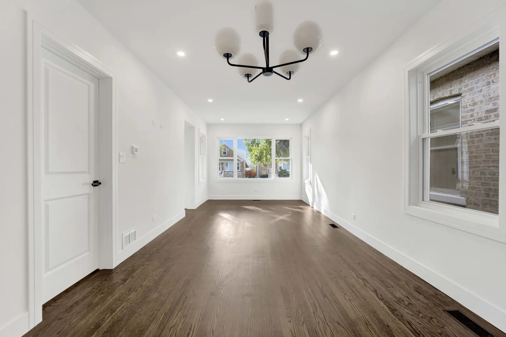 5844 W Leland Avenue IL