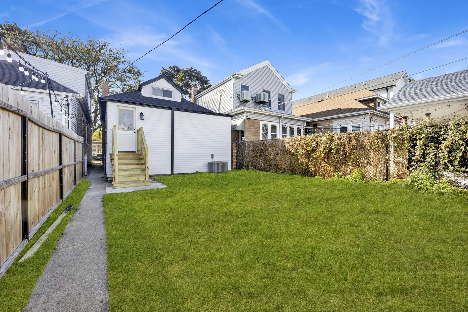 5844 W Leland Avenue IL