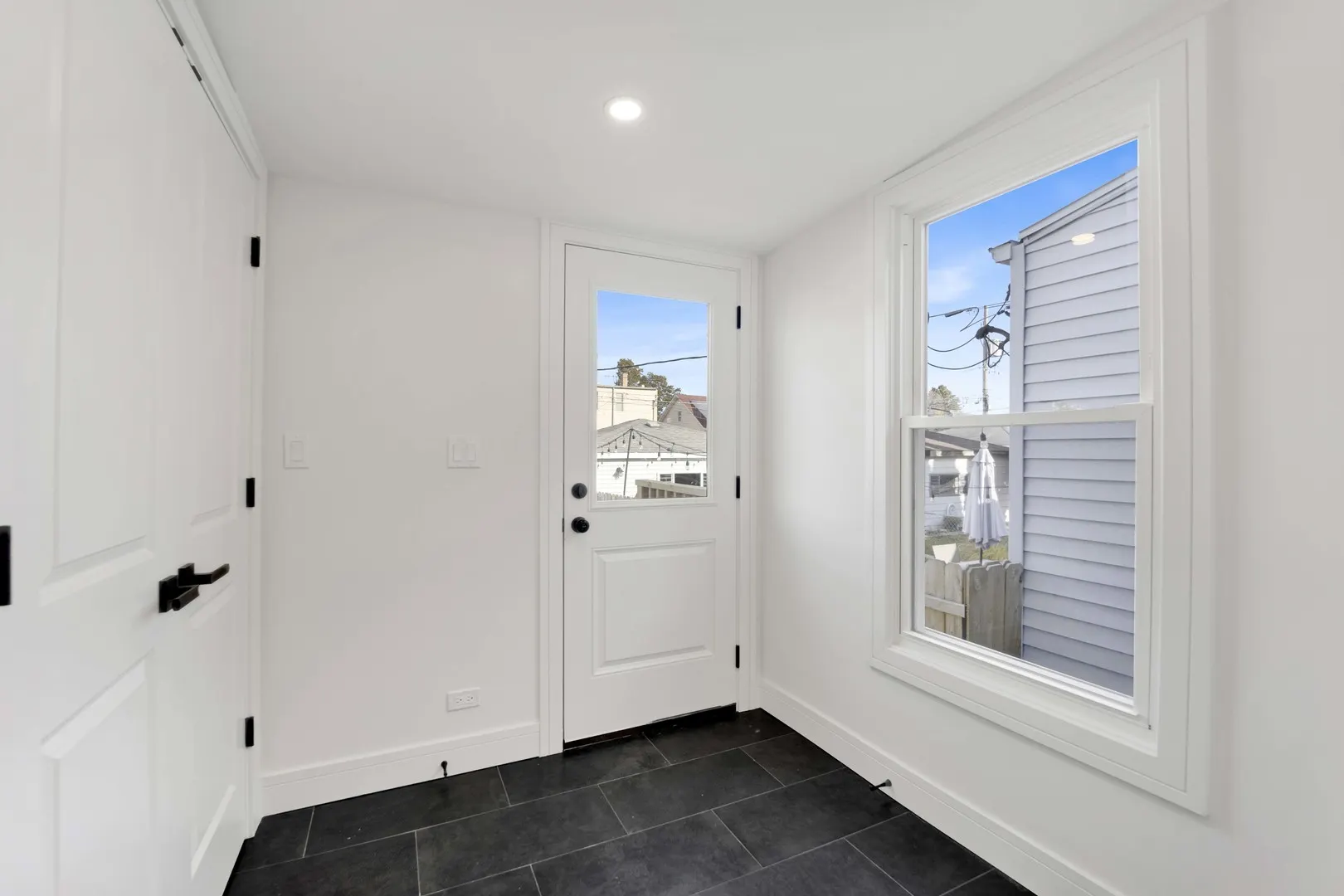 5844 W Leland Avenue IL