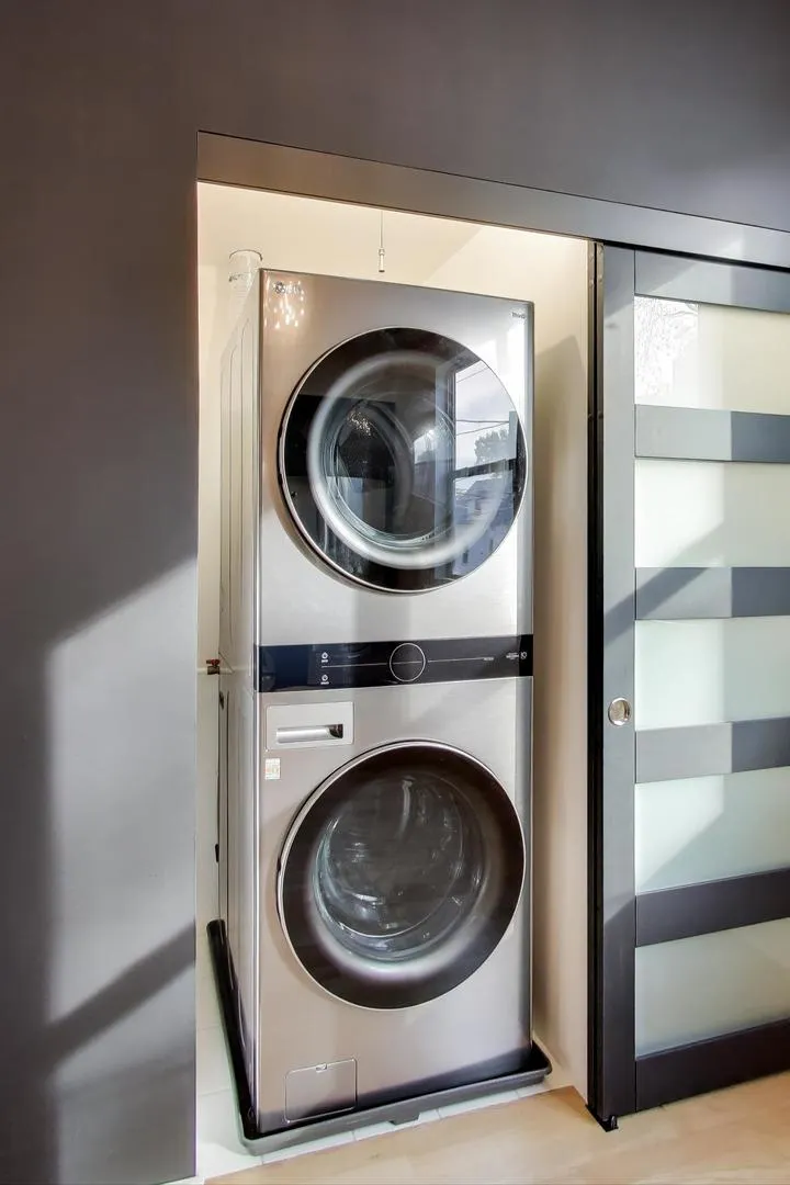 6951 N Western Avenue F IL