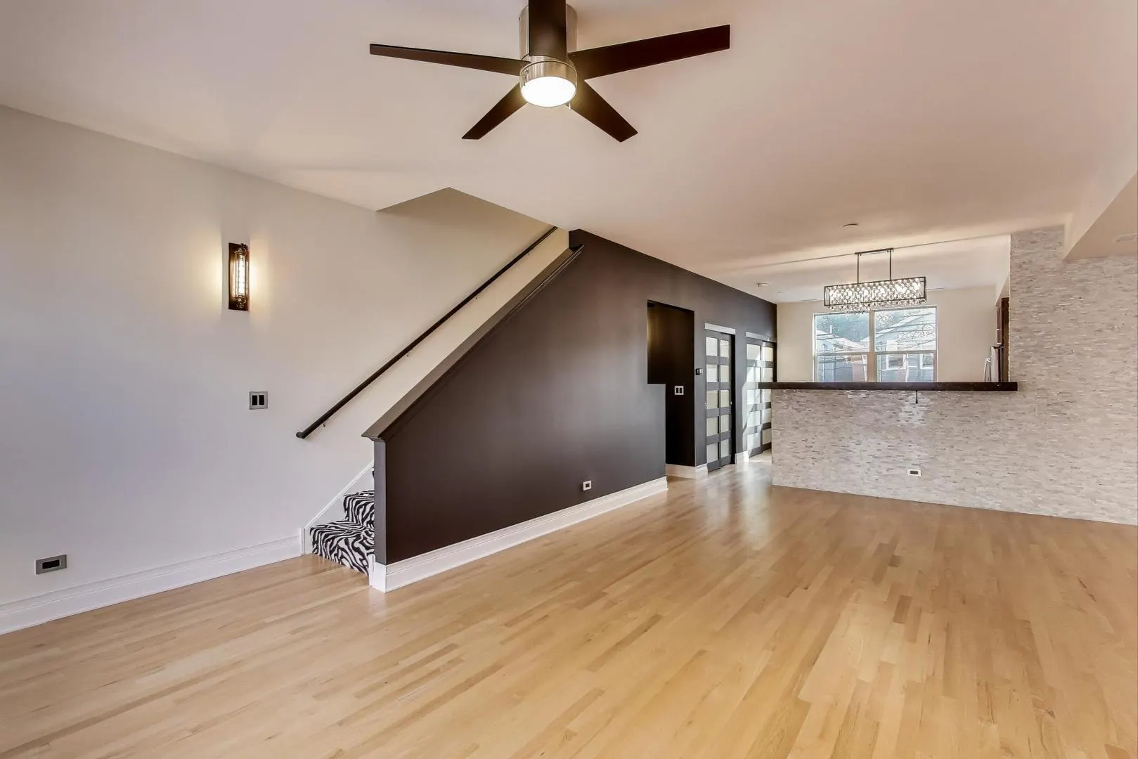 6951 N Western Avenue F IL