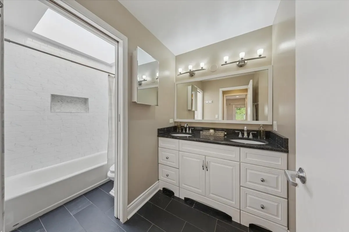 1760 N Wells Street 2A IL