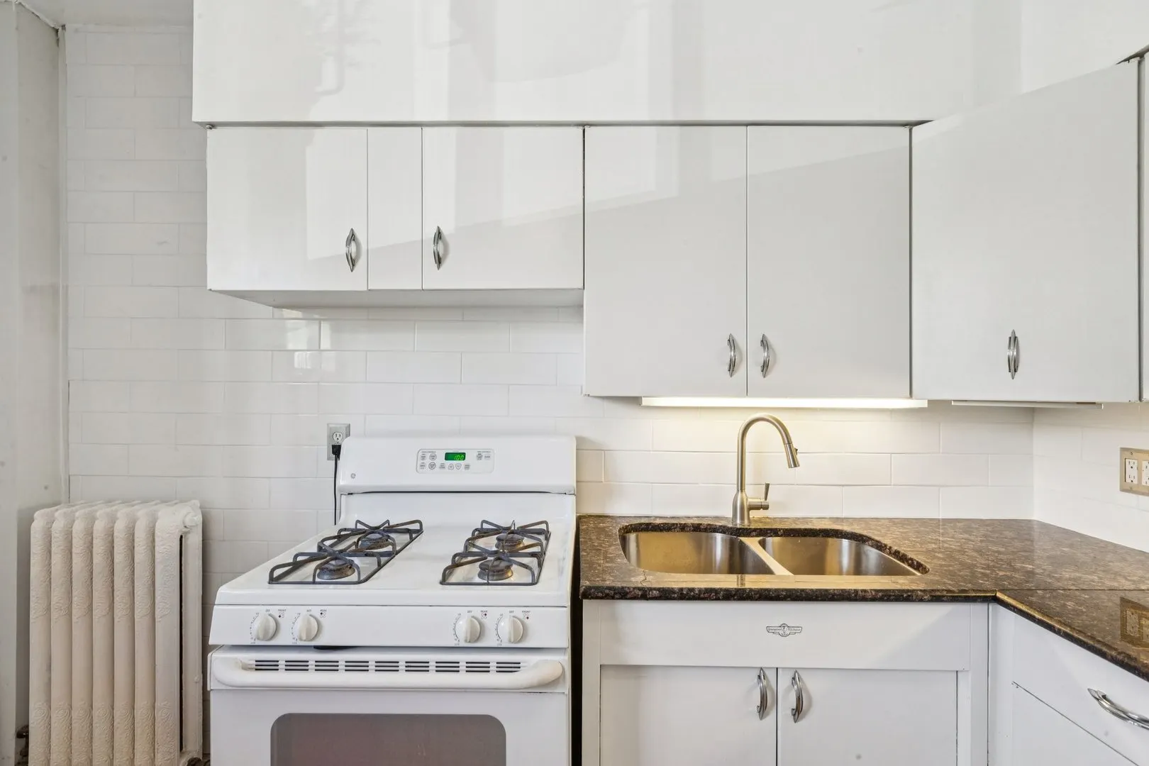 126 N Taylor Avenue 1S IL